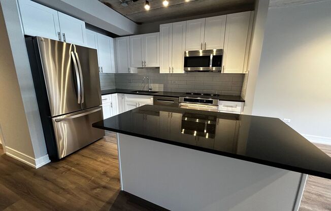1 bed, 1 bath, 681 sqft, $2,625, Unit 952-609