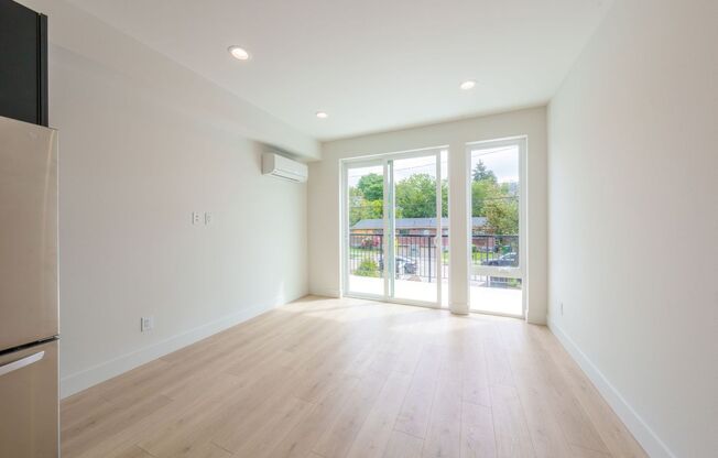 New Construction 2 Bedroom 2 Bath Townhome with 360' Rooftop view