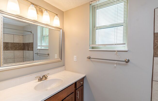 1 bed, 1 bath, 800 sqft, $1,295, Unit 8202-A
