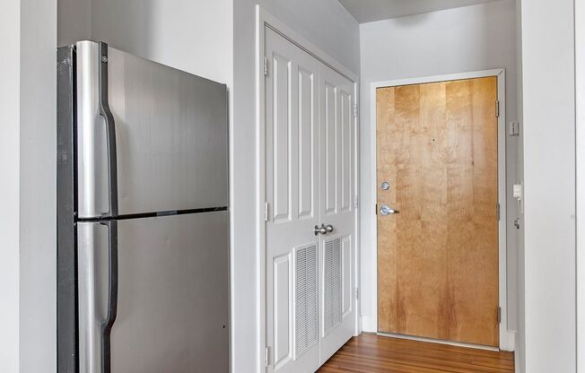 2 beds, 2 baths, 914 sqft, $1,650, Unit APT 32