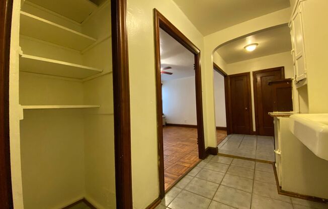 Studio, 1 bath, 400 sqft, $825, Unit 209