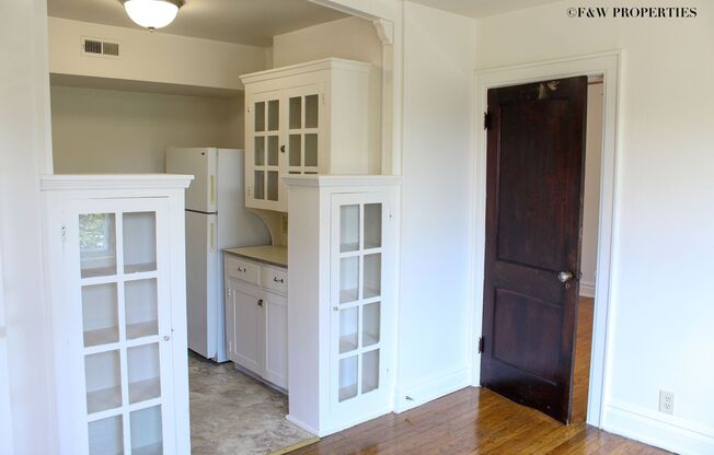 1 bed, 1 bath, 615 sqft, $1,015, Unit 1560-301