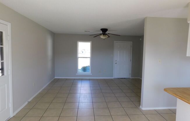 3 beds, 1.5 baths, $1,275