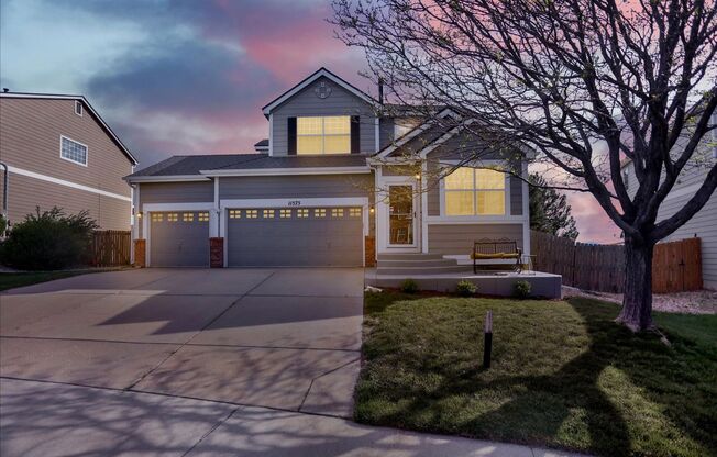 STUNNING 3 Bedroom House in Very Desirable Neighborhood.