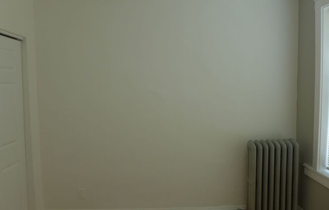 2 beds, 1 bath, $1,595, Unit 2048 Kostner - 3A