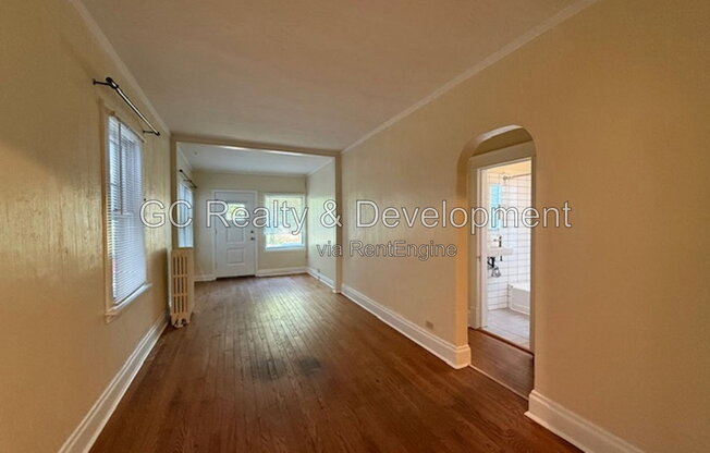 2415 HASTINGS AVE