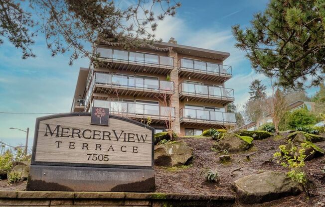 1 bed, 1 bath, 750 sqft, $2,060, Unit 102