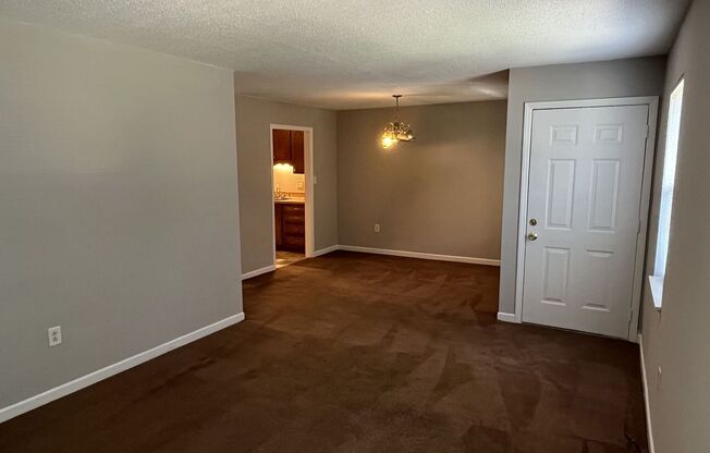 2 beds, 1 bath, $1,300