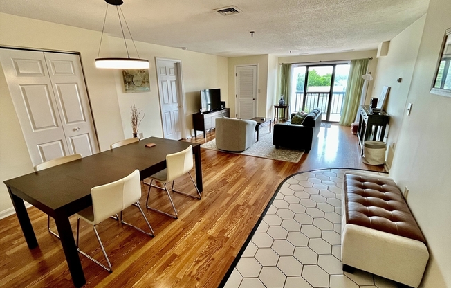 2 beds, 2 baths, 1,206 sqft, $3,000, Unit 205