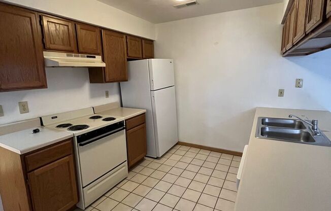 2 beds, 1 bath, $1,175