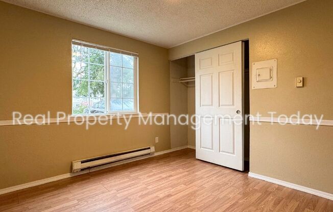 2 beds, 1 bath, 900 sqft, $1,425, Unit Unit B