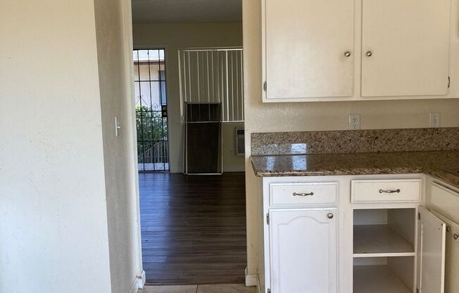 2 beds, 1 bath, 672 sqft, $1,700, Unit 25