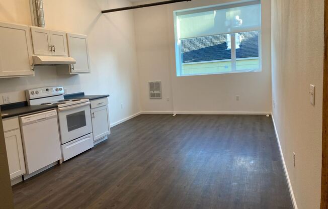 317 4th Ave E