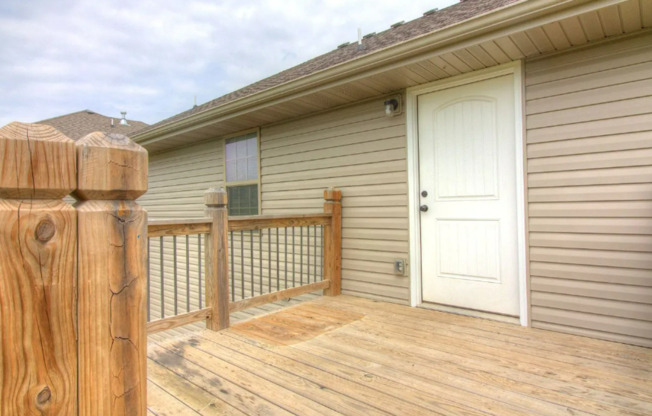 3 beds, 2 baths, $1,595