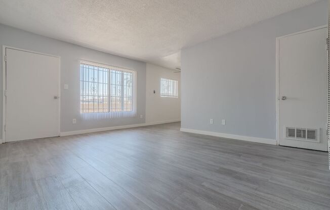 2 beds, 1 bath, $2,095, Unit Unit 13