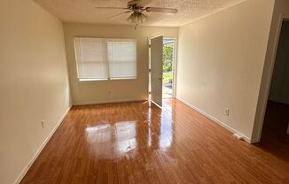 2 beds, 1 bath, $1,250, Unit Apt. 3