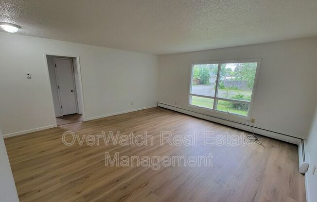 326 E 10 AVE