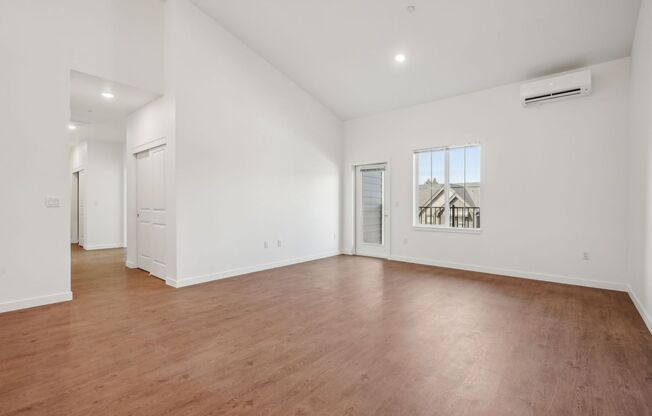3 beds, 2 baths, 1,329 sqft, $2,199, Unit 67
