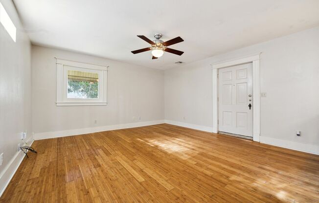 Heights Home for Rent! Move-in Ready