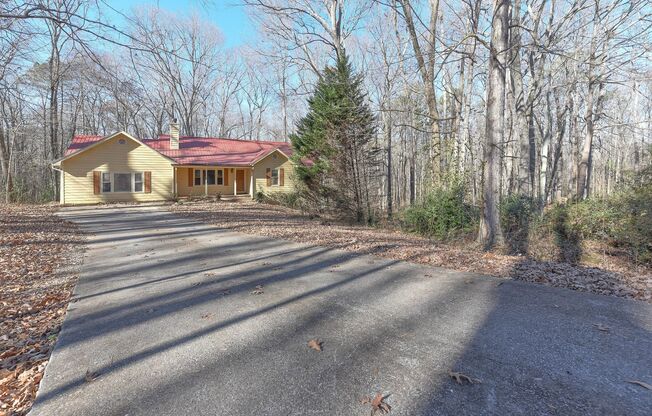 3 Bedroom 2 Bath Home - Cul-de-sac, Newnan, GA