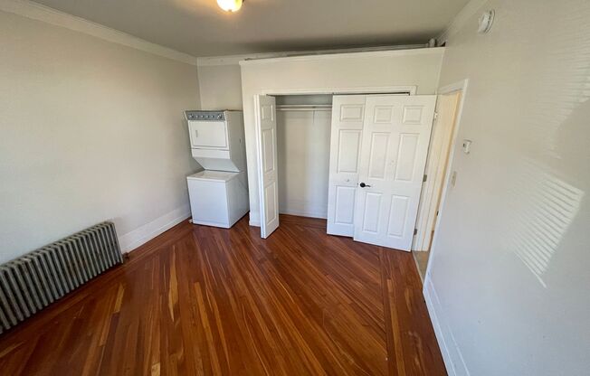 2 beds, 1 bath, $1,450, Unit 1st Floor