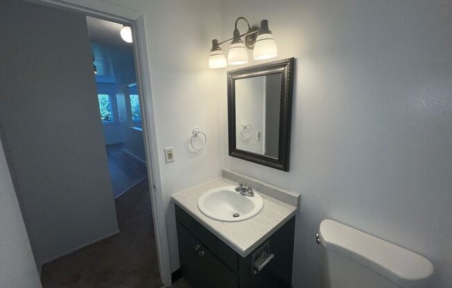 Freshly Renovated 1-Bed in Prime SE Portland – ½ Off First Month’s Rent!