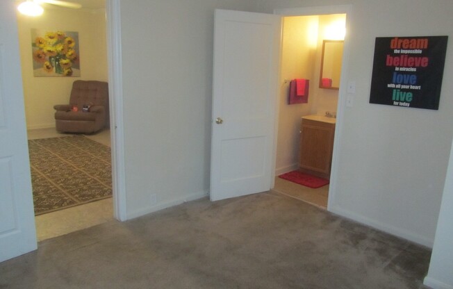 2 beds, 1.5 baths, 1,000 sqft, $945, Unit BA-15