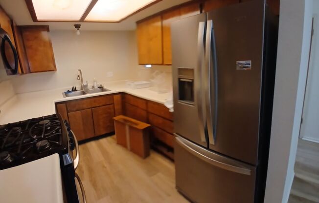 2 beds, 1.5 baths, $3,000, Unit Unit 16