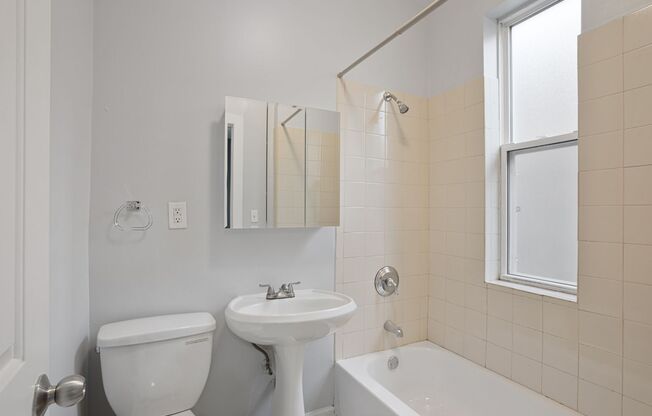 Studio, 1 bath, 200 sqft, $1,225, Unit 1456-303