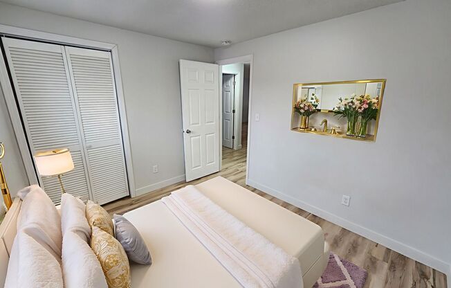 2 beds, 1 bath, 832 sqft, $950, Unit 6800 W 46th - Unit 04