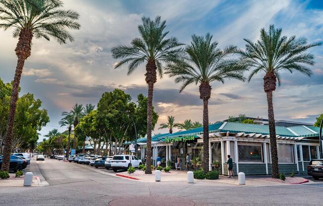 Savor diverse flavors and gourmet dishes at Kierland Commons Dining.