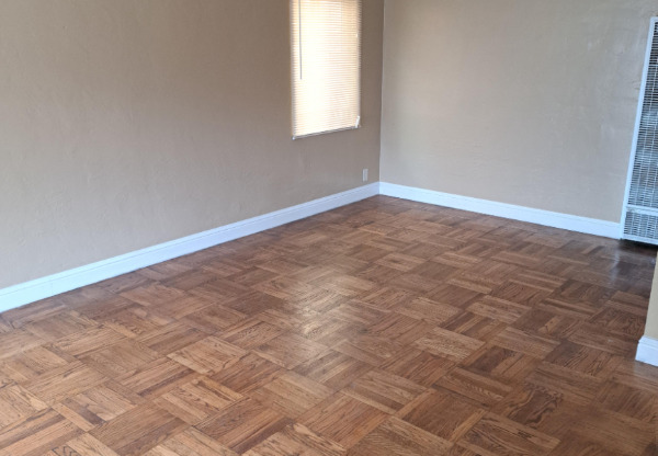 1518 9 ST