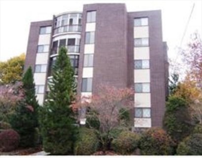 2 beds, 1 bath, 1,200 sqft, $2,785, Unit 402