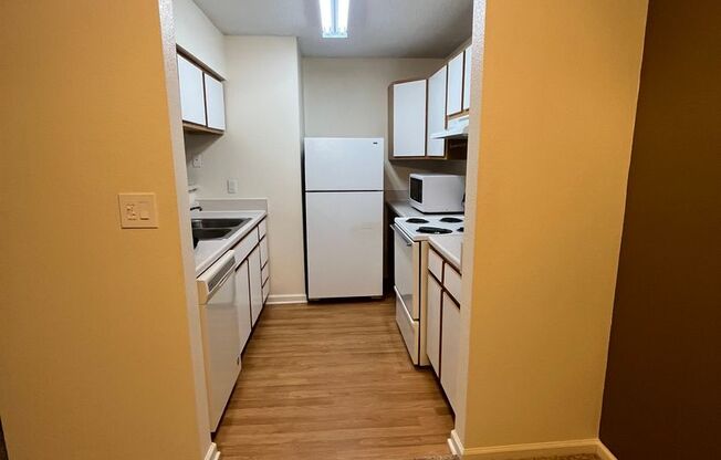 2 beds, 2 baths, 1,080 sqft, $1,189, Unit 84