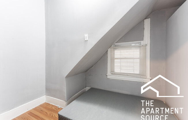 1705 N TALMAN