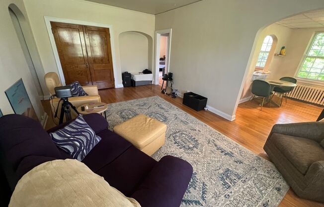 1 bed, 1 bath, 1,000 sqft, $1,095, Unit 302