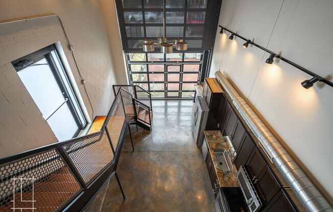 2 beds, 2 baths, $2,300, Unit 727 N. 4th St. Apt. 101