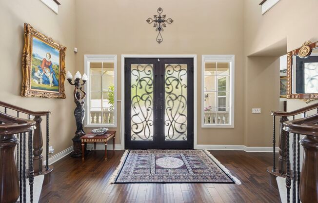 Exquisite Luxury Living in the Moorpark Country Club Estates