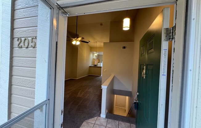 2 beds, 2 baths, $2,100, Unit # 205