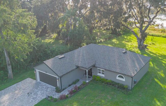 LAKE FRONT BRAND NEW Beautiful 3 bedroom on Lake Toho!