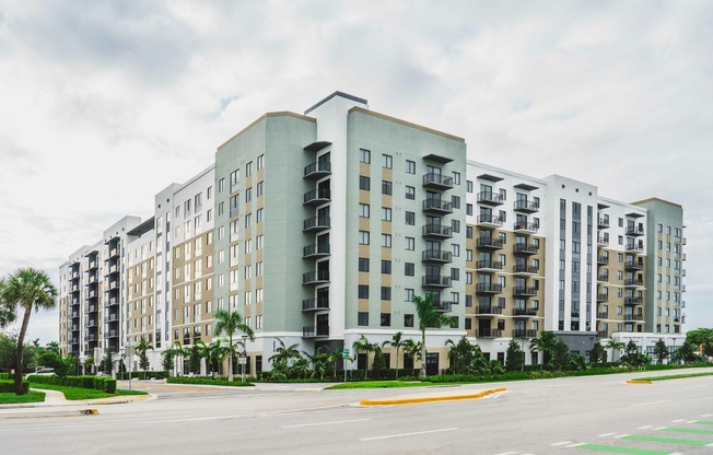 Whole building view of Modera Coral Springs Apartments