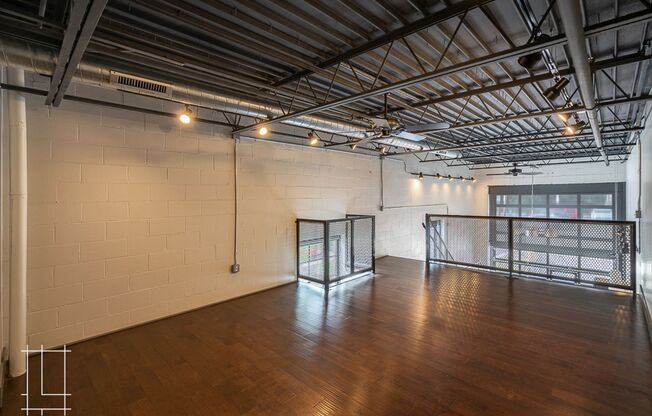 2 beds, 2 baths, $2,300, Unit 727 N. 4th St. Apt. 101