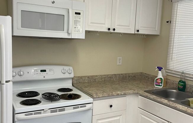 Room for rent  MOVE IN SPECIAL  One Bedroom Shared Kitchen and Bathrooms