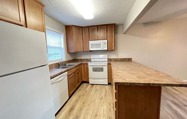402 New London PL