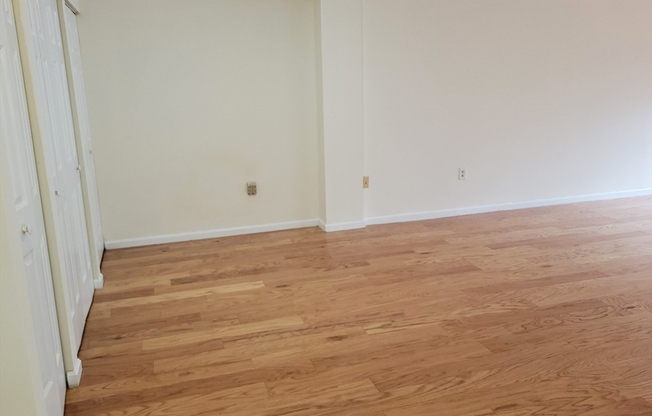 1 bed, 1 bath, 844 sqft, $2,400, Unit 207