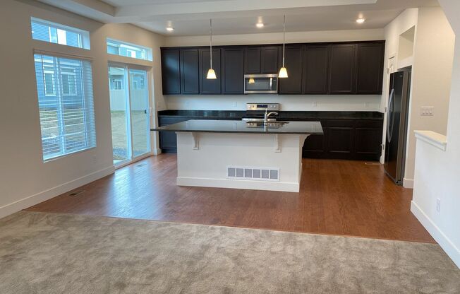 Stunning 4 bed 3.5 bath in Johnstown. Available in July!