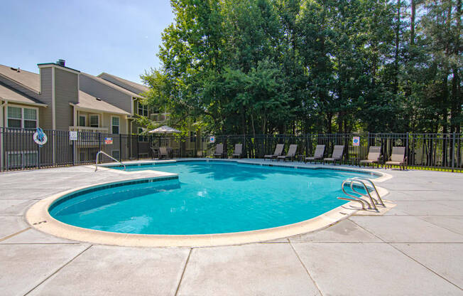 a swimming pool at Hunters Chase Apartments, Virginia