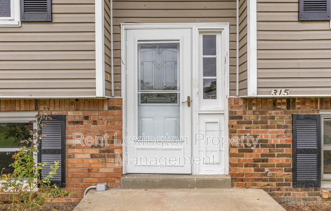 315 S EAGLE CRK DR