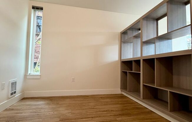 1 bed, 1 bath, 475 sqft, $1,750, Unit 301