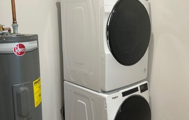 2 beds, 2 baths, 1,010 sqft, $2,595, Unit 4800 157th Street - 401